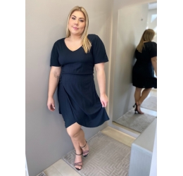 VESTIDO CURTO DE TECIDO PLANO LISAMOUR PRETO